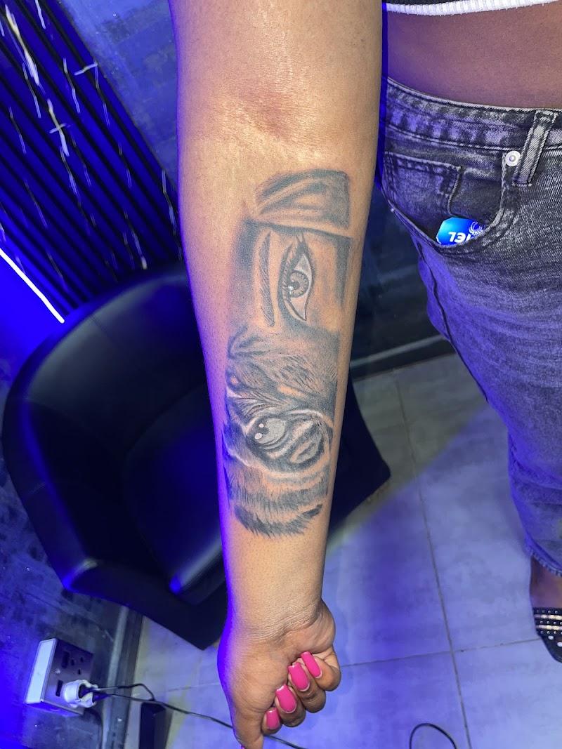 Iconic Ink Tattoo Studio - Photo 3